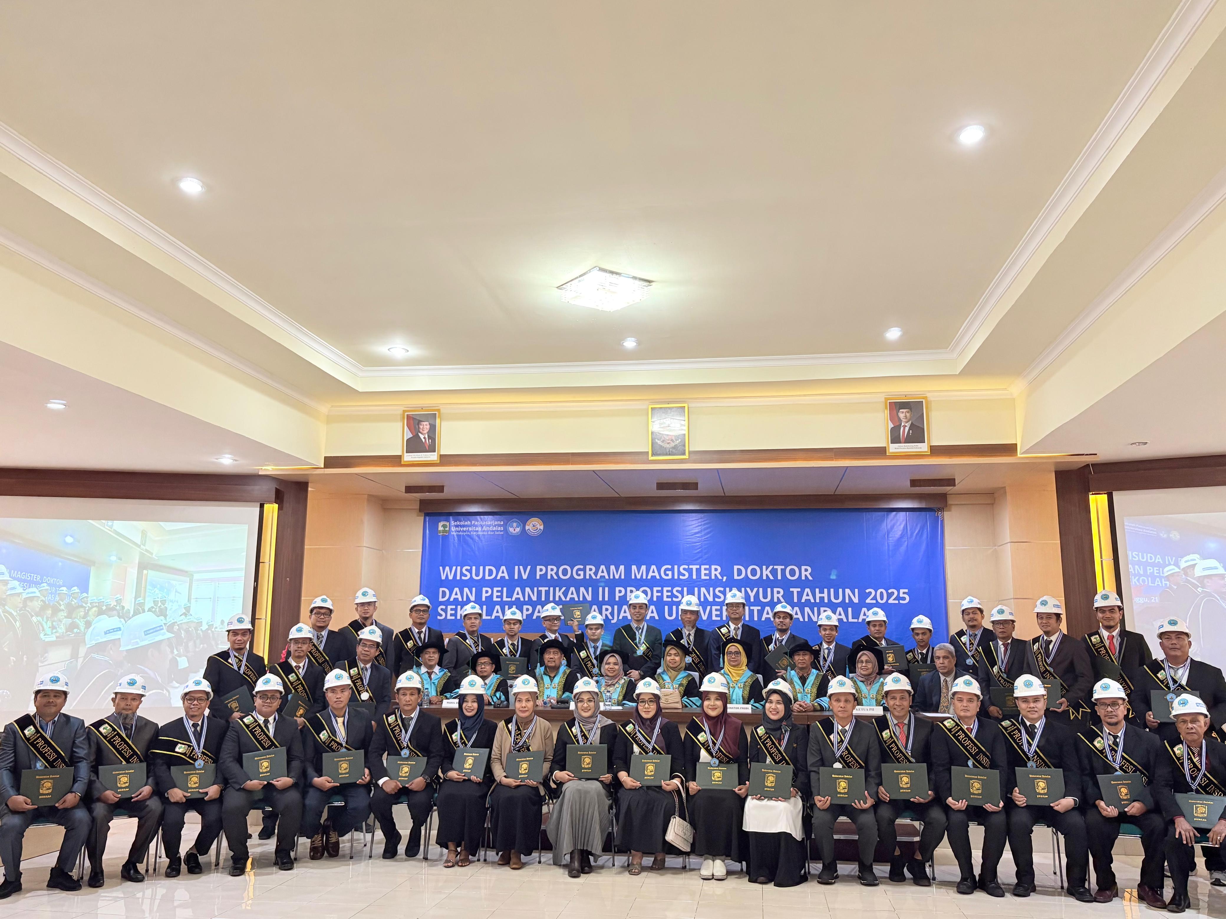 Pelantikan 46 Profesi Insinyur baru pada Wisuda IV UNAND Tahun 2025
